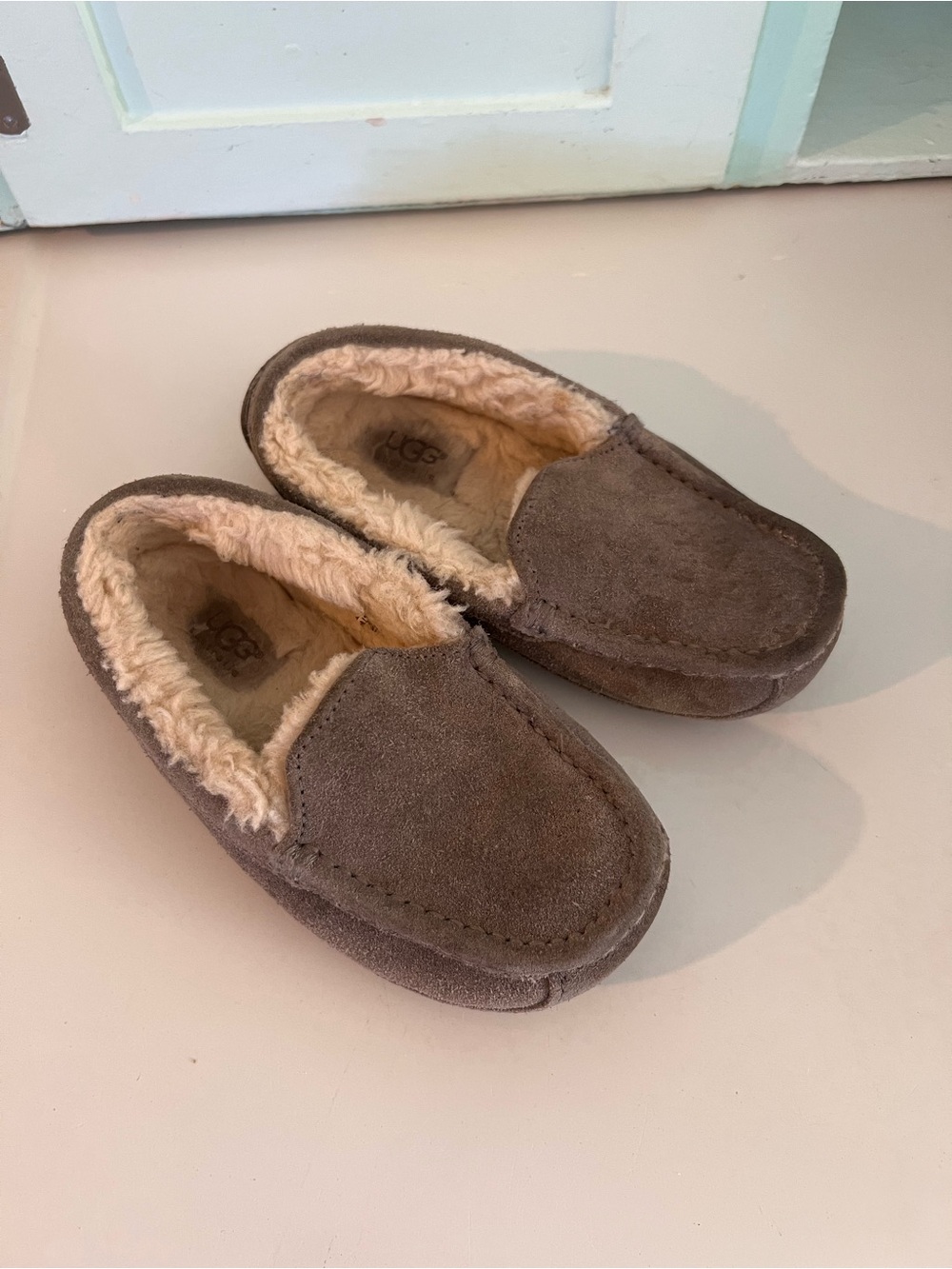 UGG Australian Ascot Wool Moccasin Indoor/Outdoor Slippers (Kid’s size 2)